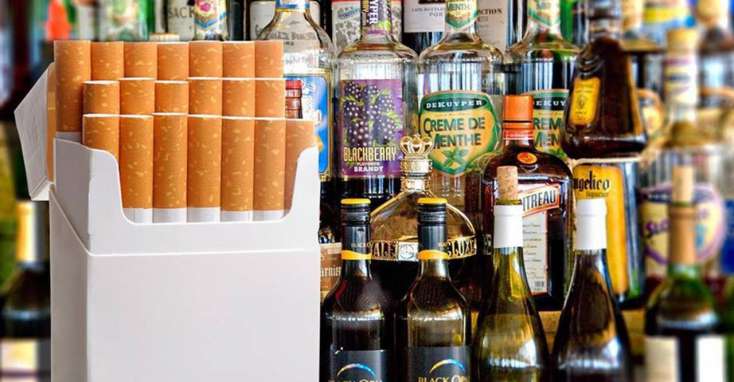 Alkoqollu içki və tütün məmulatının reklamında hansı qaydalara riayət edilməlidir?