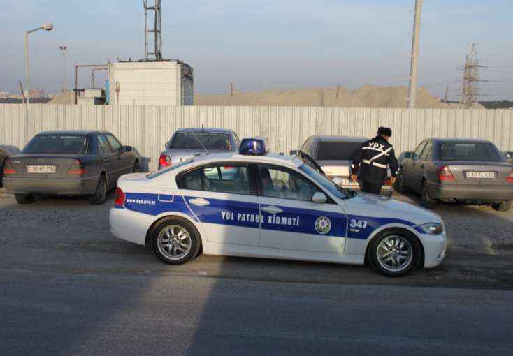 Azərbaycanda polis piyadanı vurdu