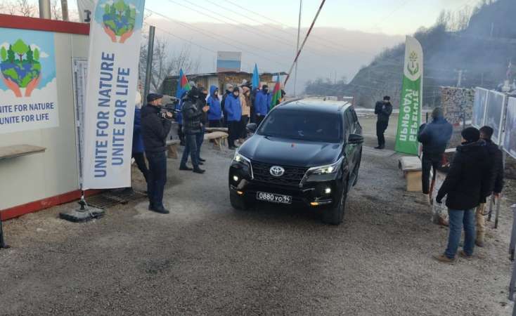 Rusiya sülhməramlılarına məxsus minik avtomobili Laçın yolundan keçib