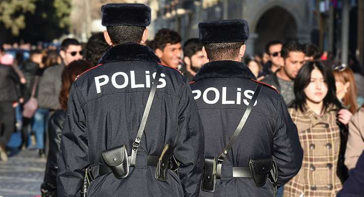 Azərbaycan polis qəzaya düşdü 