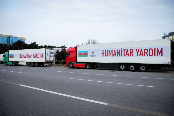 Heydər Əliyev Fondunun daha bir humanitar yardım karvanı Türkiyəyə yola düşdü - 