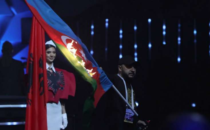 Ermənistanda keçirilən beynəlxalq yarışda Azərbaycan bayrağı yandırıldı - 