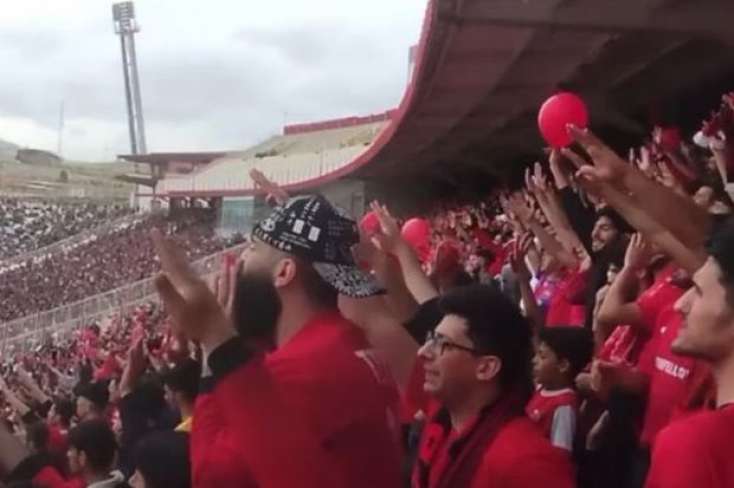 “Traktor” azarkeşləri stadionu çoşdurdu: “Sən yaşa Azərbaycan!” - 