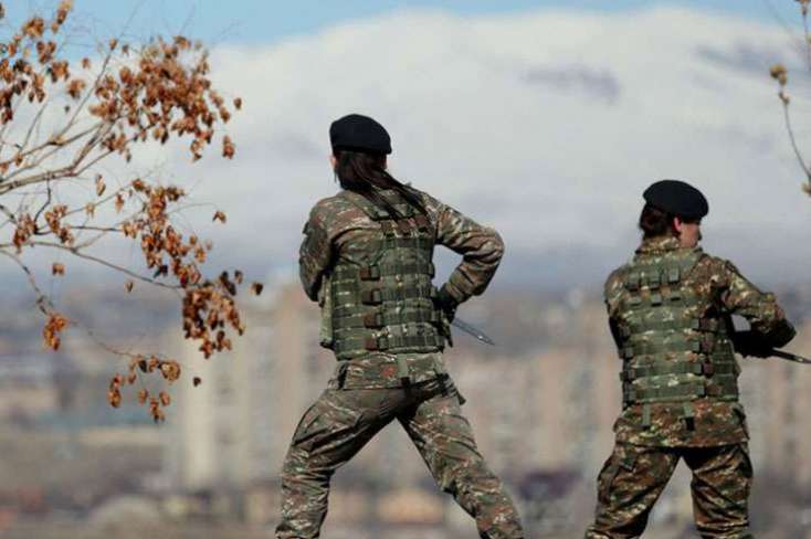Ermənistanda qadınlar hərbi xidmət keçəcək -