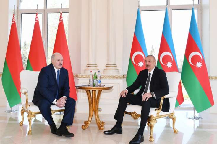 İlham Əliyev Lukaşenkonu