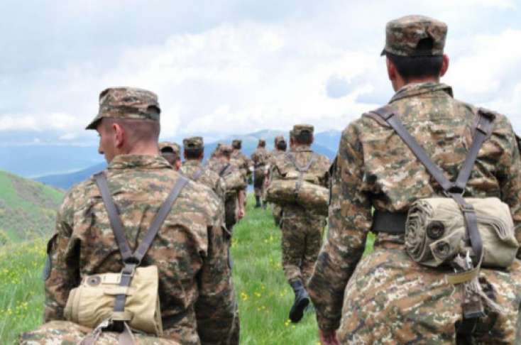 Ermənistan ehtiyatda olanları hərbi təlimə 