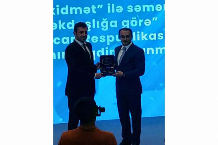 Səlcuq Bayraktara Azərbaycan Respublikasının medalı