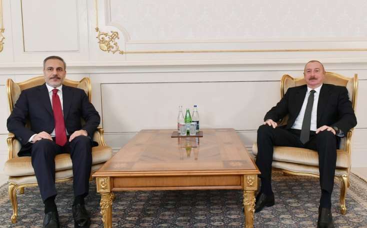 Prezident İlham Əliyev Türkiyənin xarici işlər nazirini 