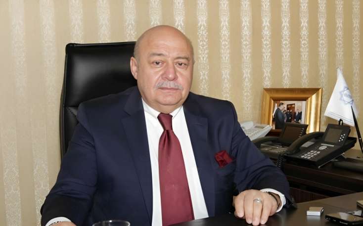 Prezident ​Elbay Qasımzadəni təltif etdi -