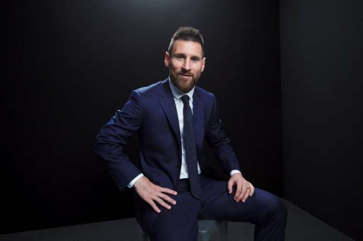 Azərbaycanlı müğənni Messi ilə görüşdü - 