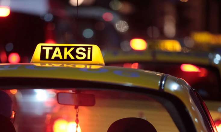 Bu şəxslər taksi sürücüsü 