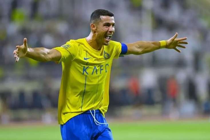 Ronaldonun dublu “Ən-Nəsr”i finala çıxardı