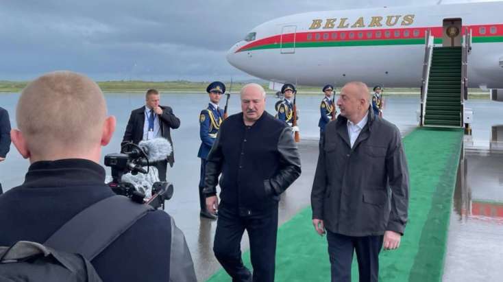 İlham Əliyev Aleksandr Lukaşenkonu Füzulidə qarşıladı 