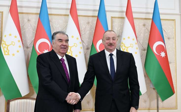 Prezident Tacikistana səfərə 