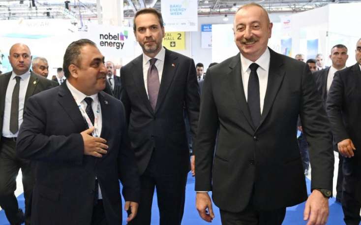 Prezident İlham Əliyevə “Caspian Energy” jurnalı təqdim edildi
