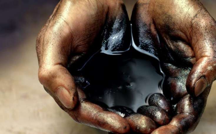 Dünya bazarında neft cüzi ucuzlaşdı