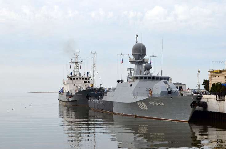 Rusiya hərbi gəmiləri Bakı limanını tərk etdi - 