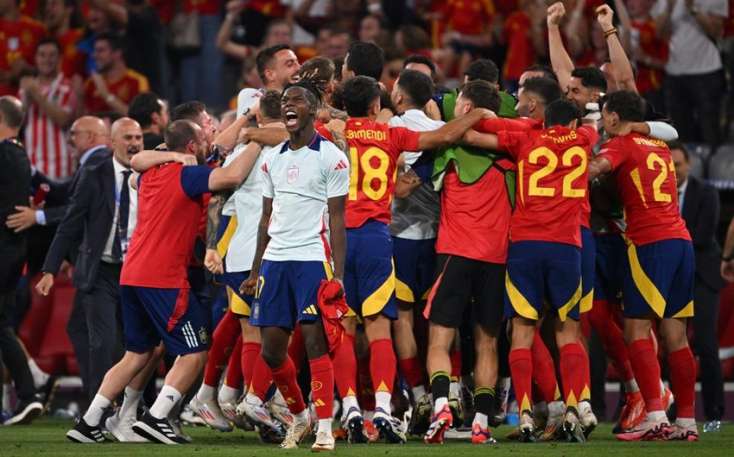 İspaniya ilk finalçı oldu - 