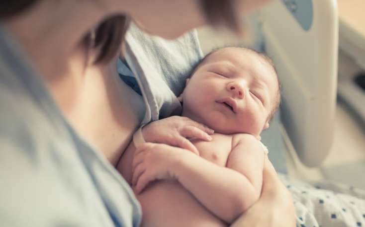 İlin beş ayı ərzində doğulan uşaqların sayı açıqlanıb