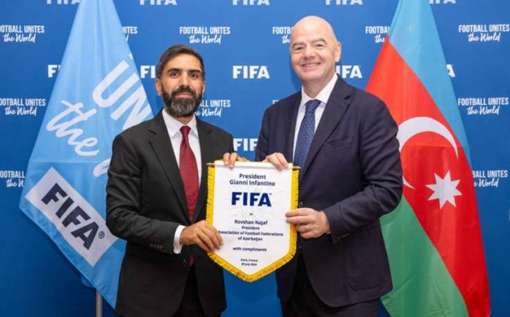 Rövşən Nəcəf FIFA-nın prezidenti Canni İnfantino ilə görüşdü