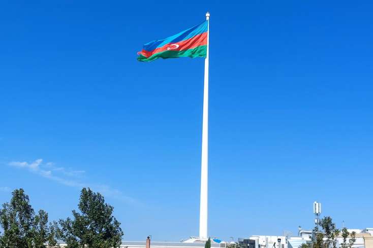 Azərbaycan bayrağı Dövlət bayrağı meydanına qaytarıldı