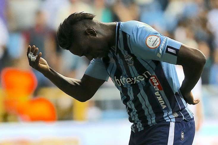 Balotelli tarixi klubla razılığa gəldi