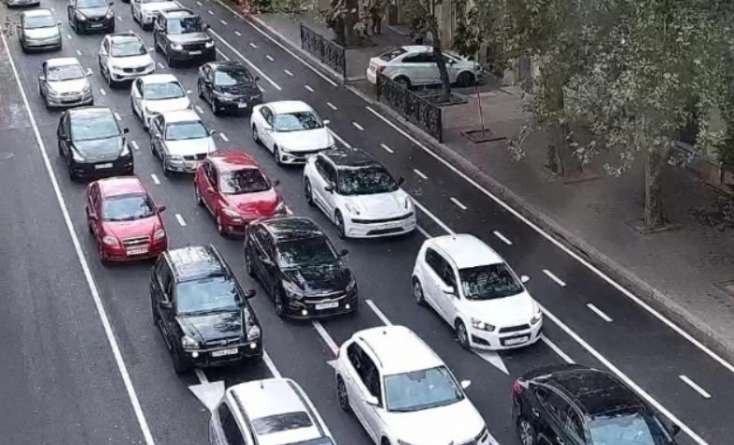 Bakıda bəzi yollarda sıxlıq var  - 