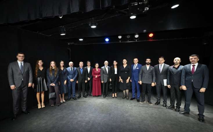 Birinci vitse-prezident Mehriban Əliyeva Pantomim Teatrında oldu