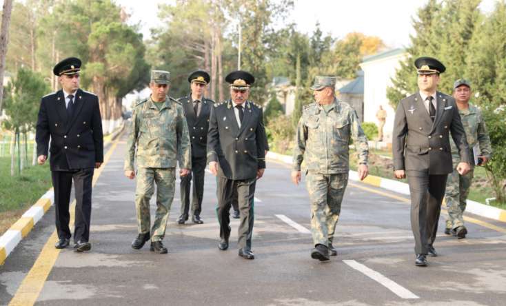 Hərbi prokuror Müdafiə Nazirliyinin hərbi qulluqçuları ilə görüşdü - 