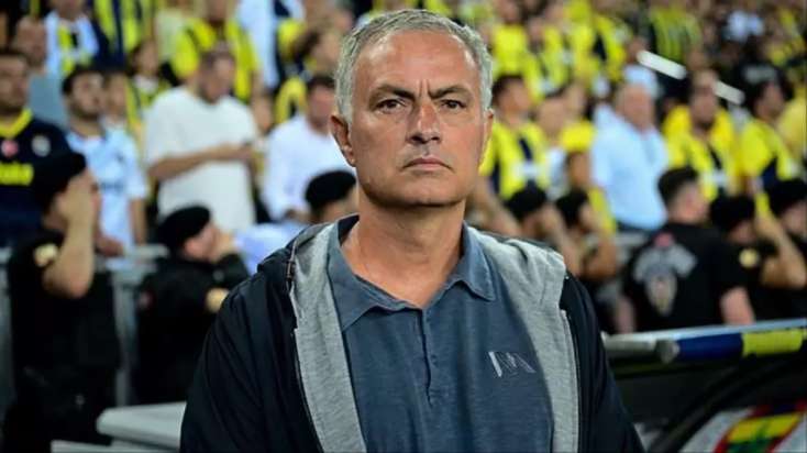 ​Mourinyonun gətirdiyi ulduz futbolçu gedir - 