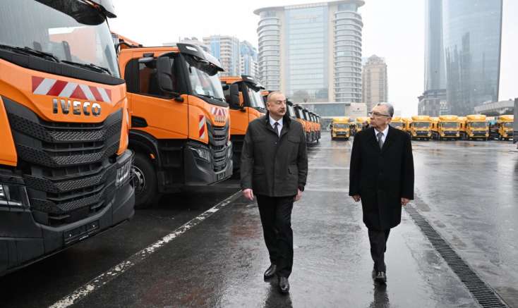 Prezident Bakıda xüsusi təyinatlı nəqliyyat vasitələri ilə tanış oldu - 