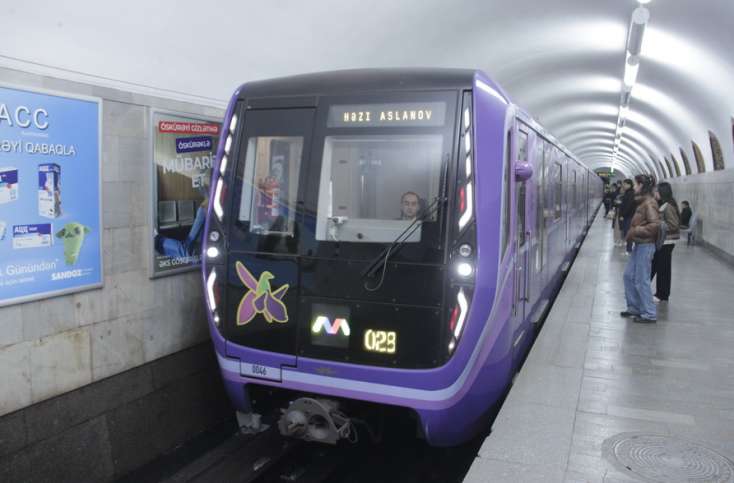 Metrodan istifadə edənlərin sayı azaldı