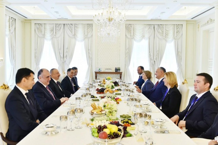 Moldova Prezidentinin şərəfinə rəsmi nahar verildi
