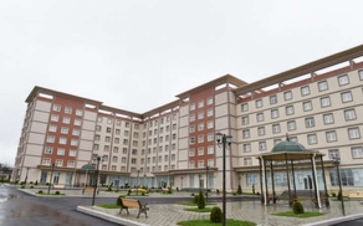 İlham Əliyev yeni inşa olunan yataqxana kompleksinin açılışını edib