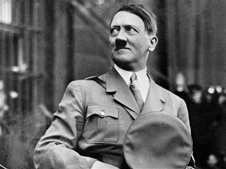 Hitlerin çəkdiyi bu şəkil 12 manata satıldı 