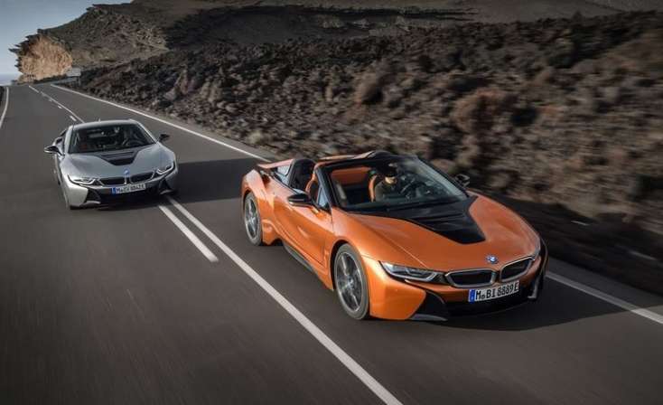 "​BMW" yeni model avtomobilini ictimaiyyətə təqdim etdi