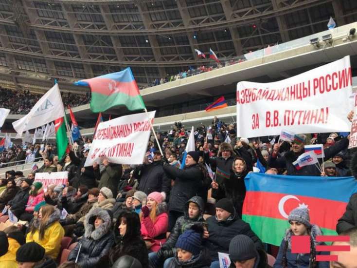 Azərbaycanlılar Moskvada keçirilən Putinə dəstək aksiyasında 