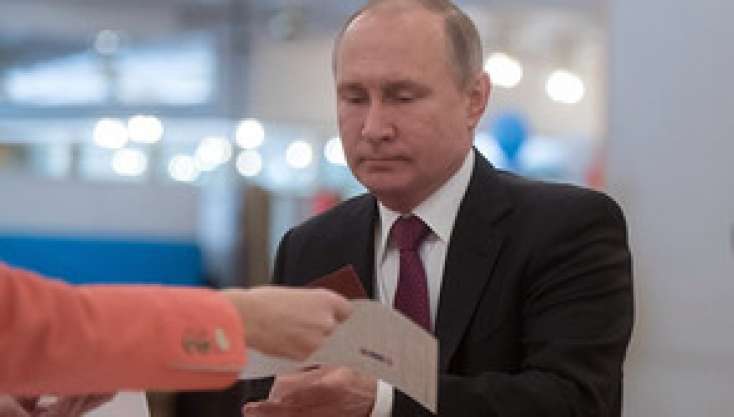 Vladimir Putin seçkilərdə 71,97 % səs toplayıb