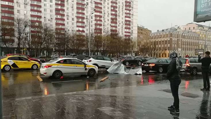 Moskvada güclü qasırğa nəticəsində 2 nəfər ölüb