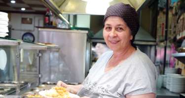 ​Qabyuyan kimi işlədiyi restoranın MÜDİRİ OLDU