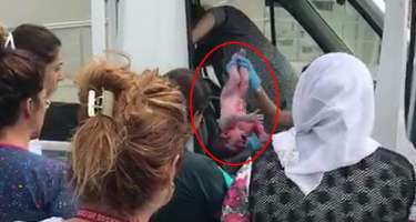 Xəstəxanaya çatmadı, maşında doğuş etdi