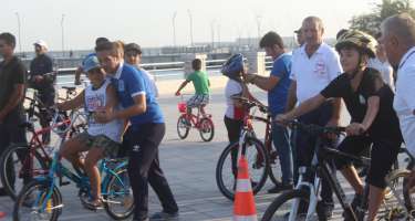 Autizmlilər arasında velosiped yarışı keçirildi
