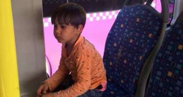 Bakıda avtobusda sahibsiz uşaq tapılıb -