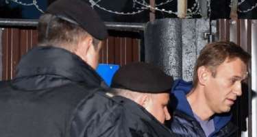 Navalnı 5 saniyə azadlıqda qaldı, yenidən həbs olundu - 