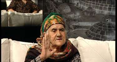 ​Küçədə qalan Xəyaləyə aylar sonra atası sahib çıxdı