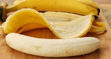 Banan qabığının dəriyə 