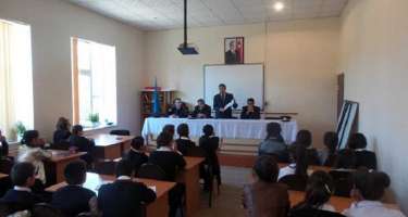 Məktəblilərə yol hərəkəti qaydaları izah edilir