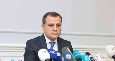 Nazirdən aktyorun direktoru döyməsinə 