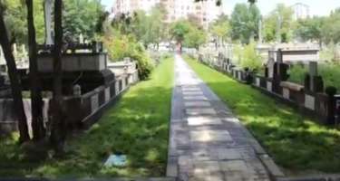14 il əvvəl özü üçün aldığı məzarı 