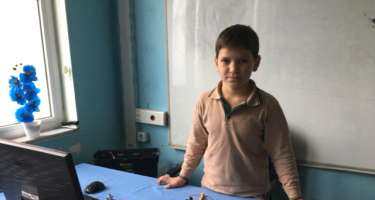 10 yaşlı uşağın etdiyi icad hər kəsi 